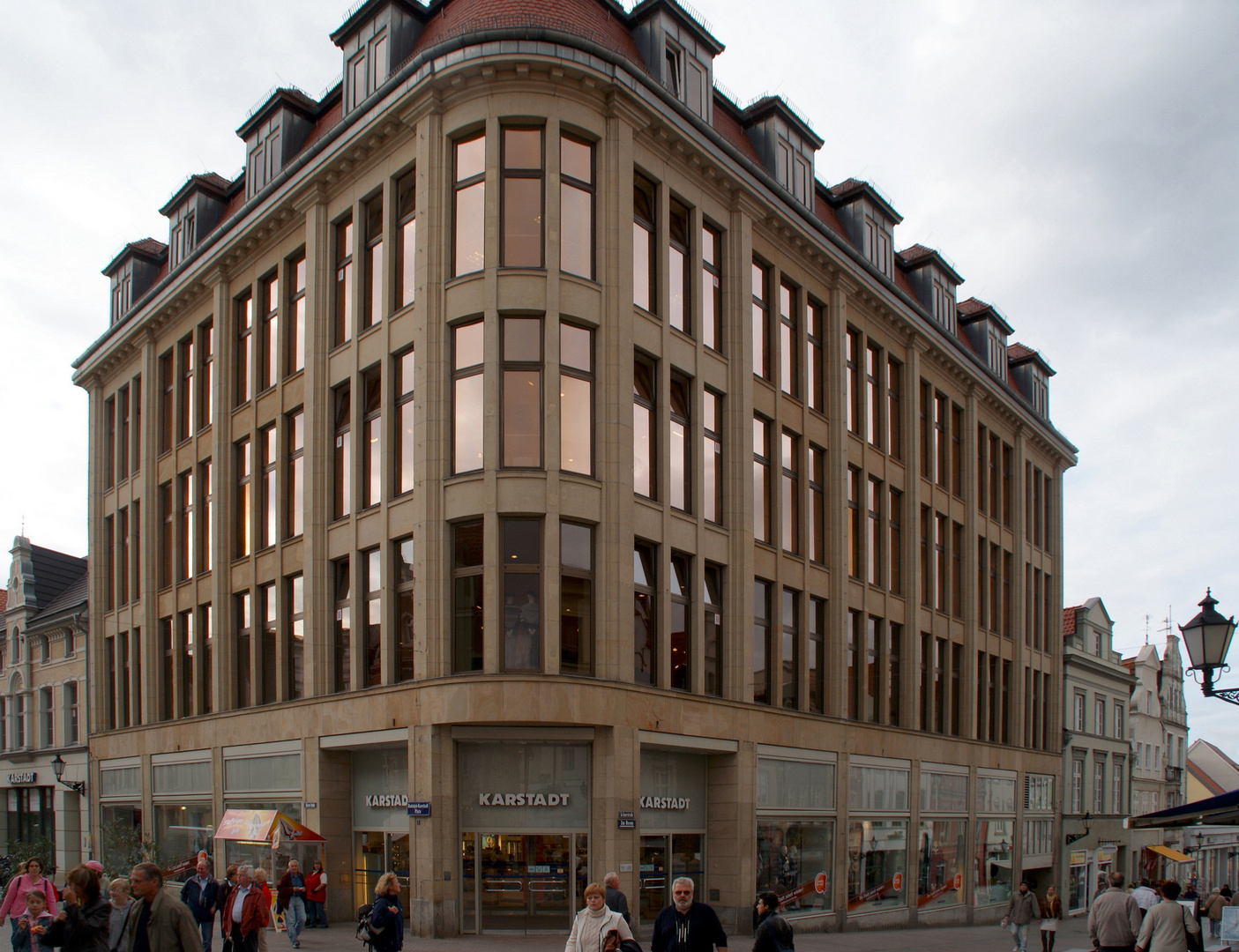 MecPom: Das Karstadt-Stammhaus in Wismar ...