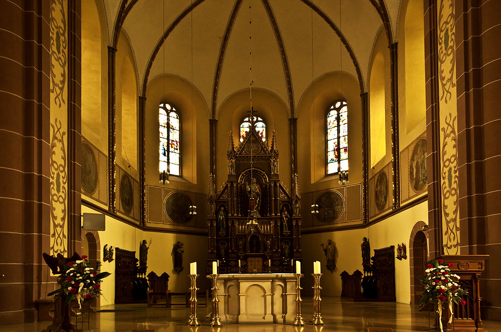 ::~ Medebacher Pfarrkirche St. Peter und Paul ~:: I