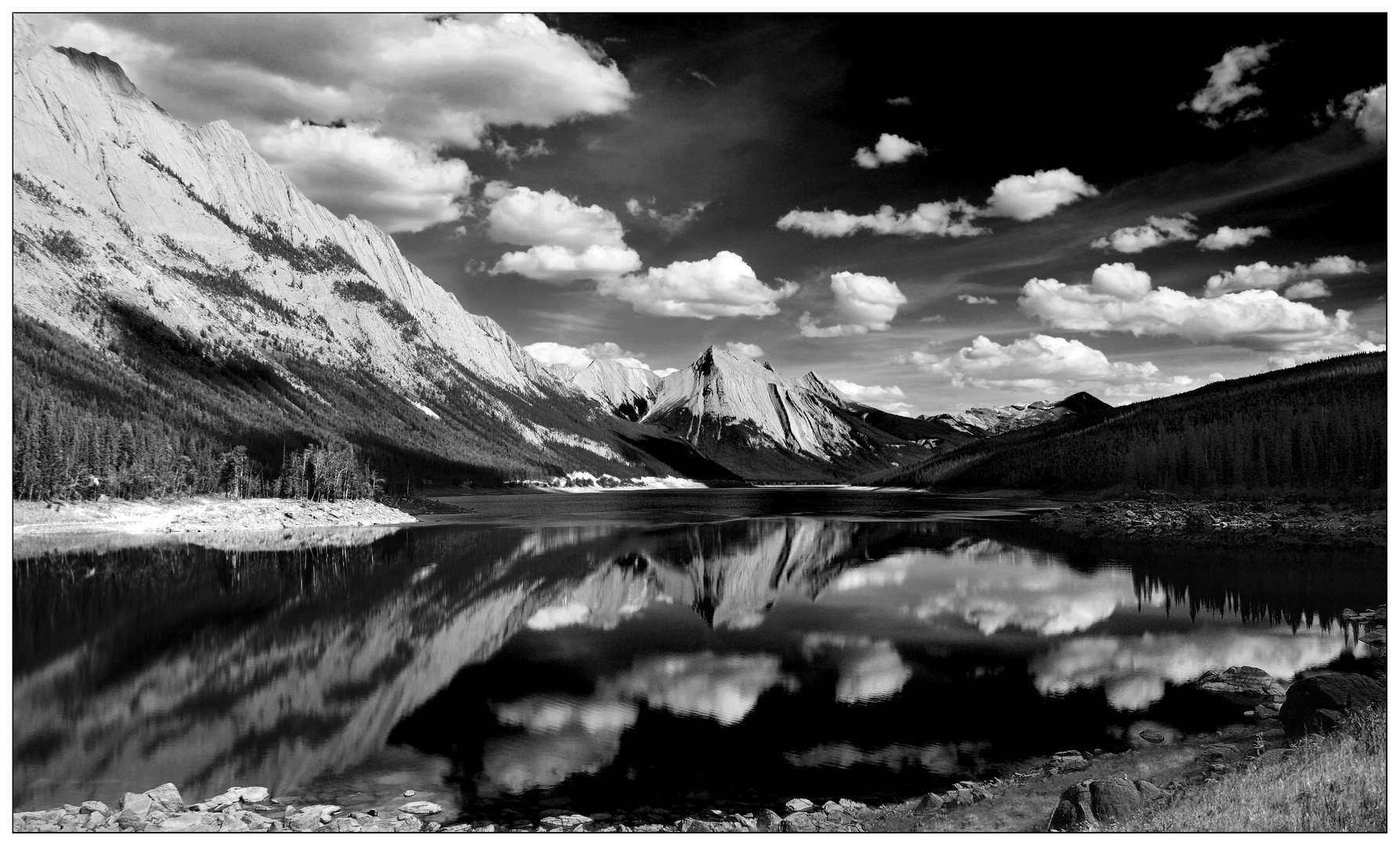 Medicine Lake, Alberta