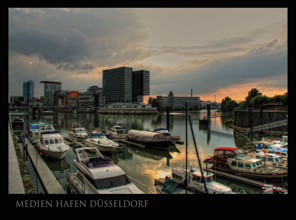 Medien-Hafen Düsseldorf - I