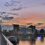 Medienhafen, 19.30 Uhr