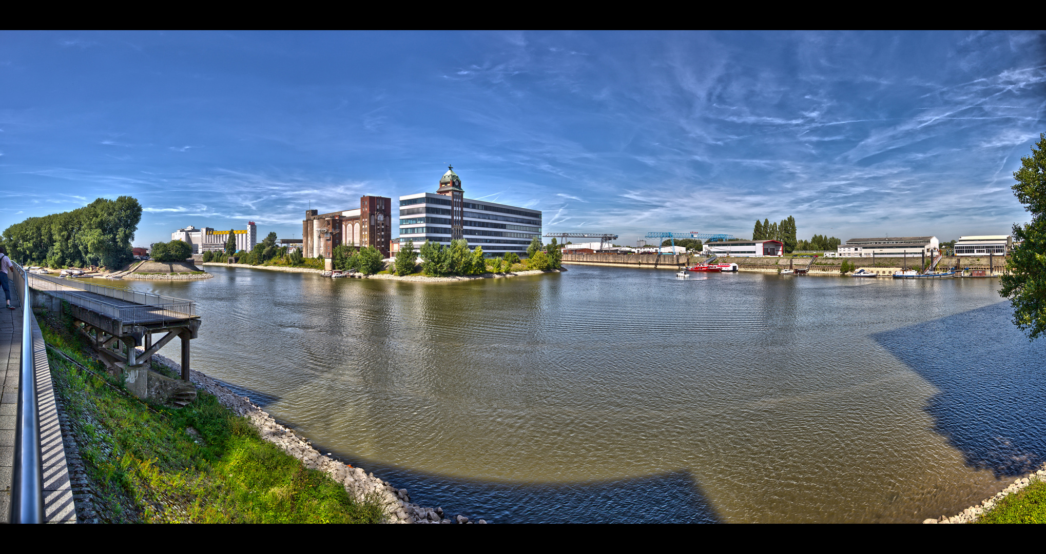 Medienhafen 7....