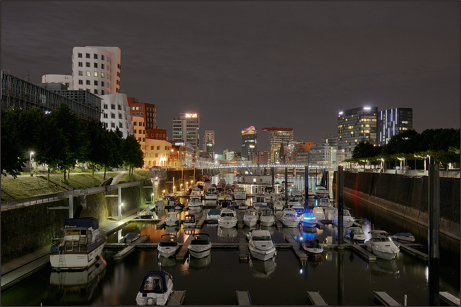 Medienhafen ...