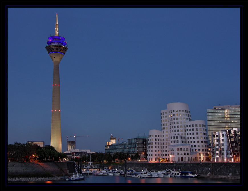 Medienhafen am frühen Abend