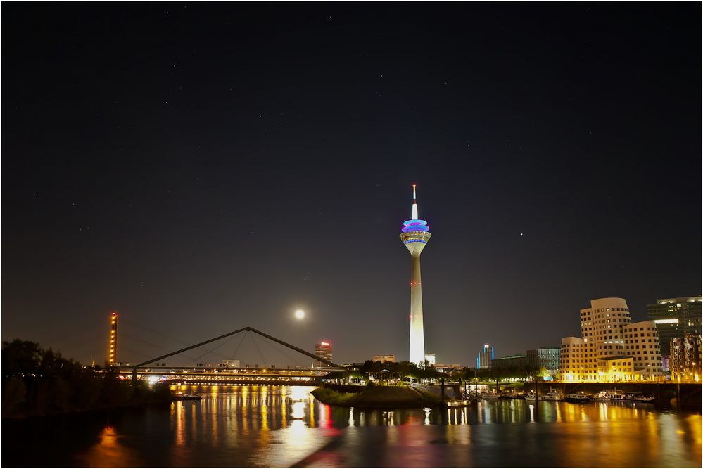 Medienhafen am späten Abend