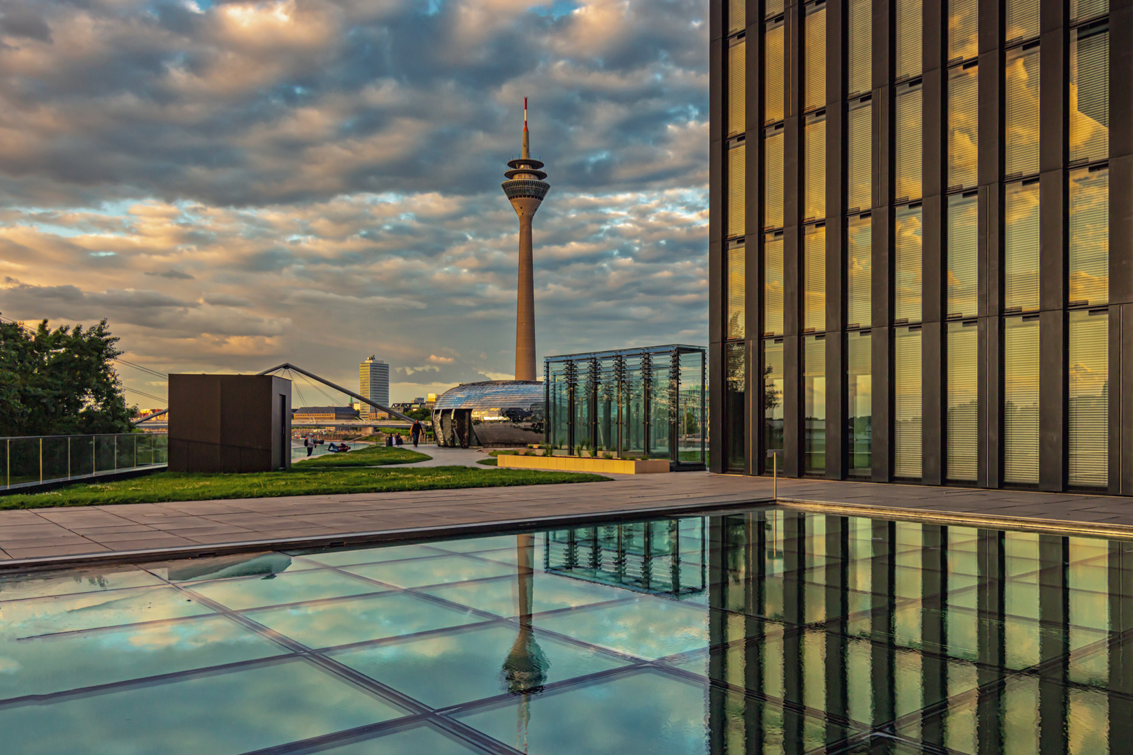 Medienhafen am Tag