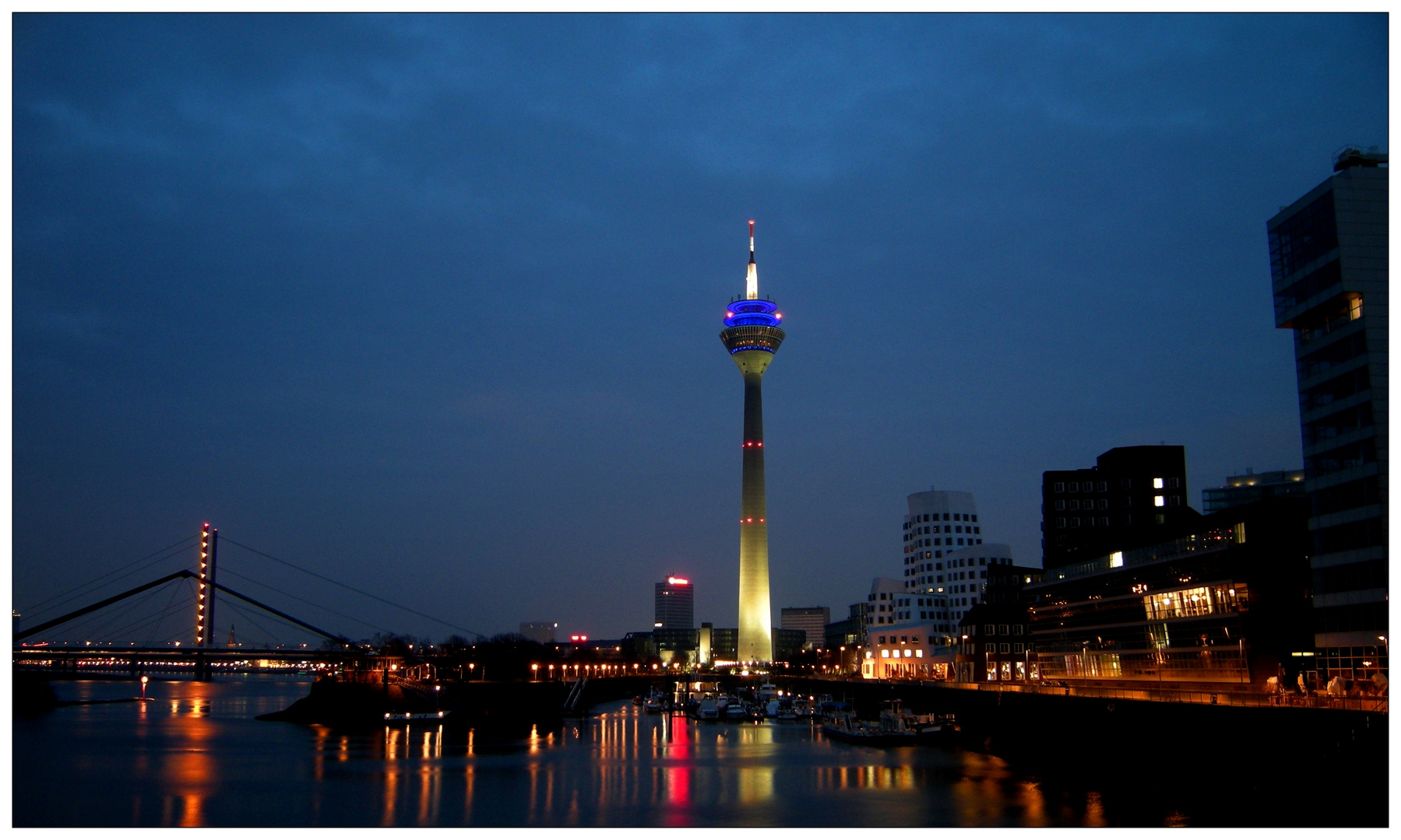 Medienhafen bei Nacht