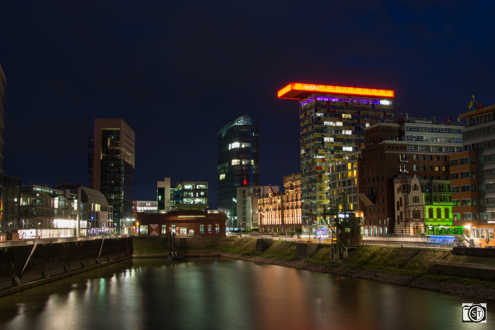 Medienhafen bei Nacht