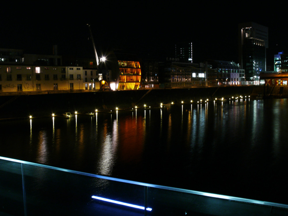 medienhafen bei Nacht