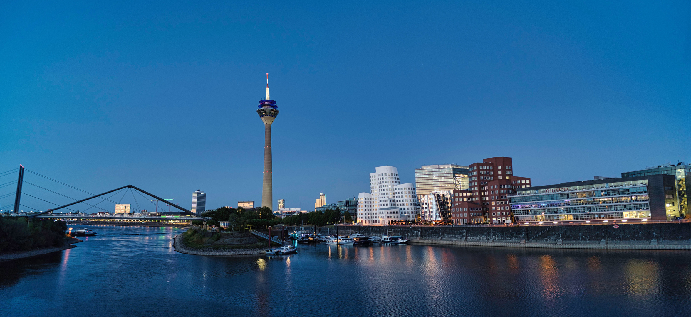 Medienhafen bei Nacht