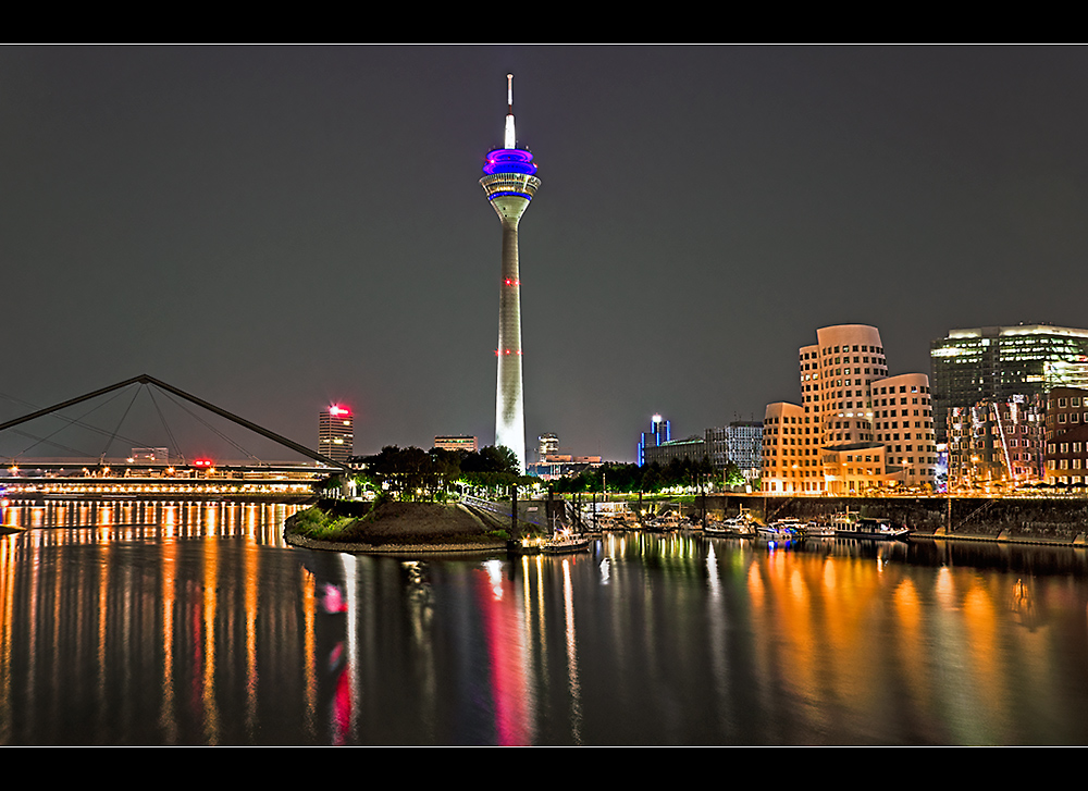 Medienhafen bei Nacht