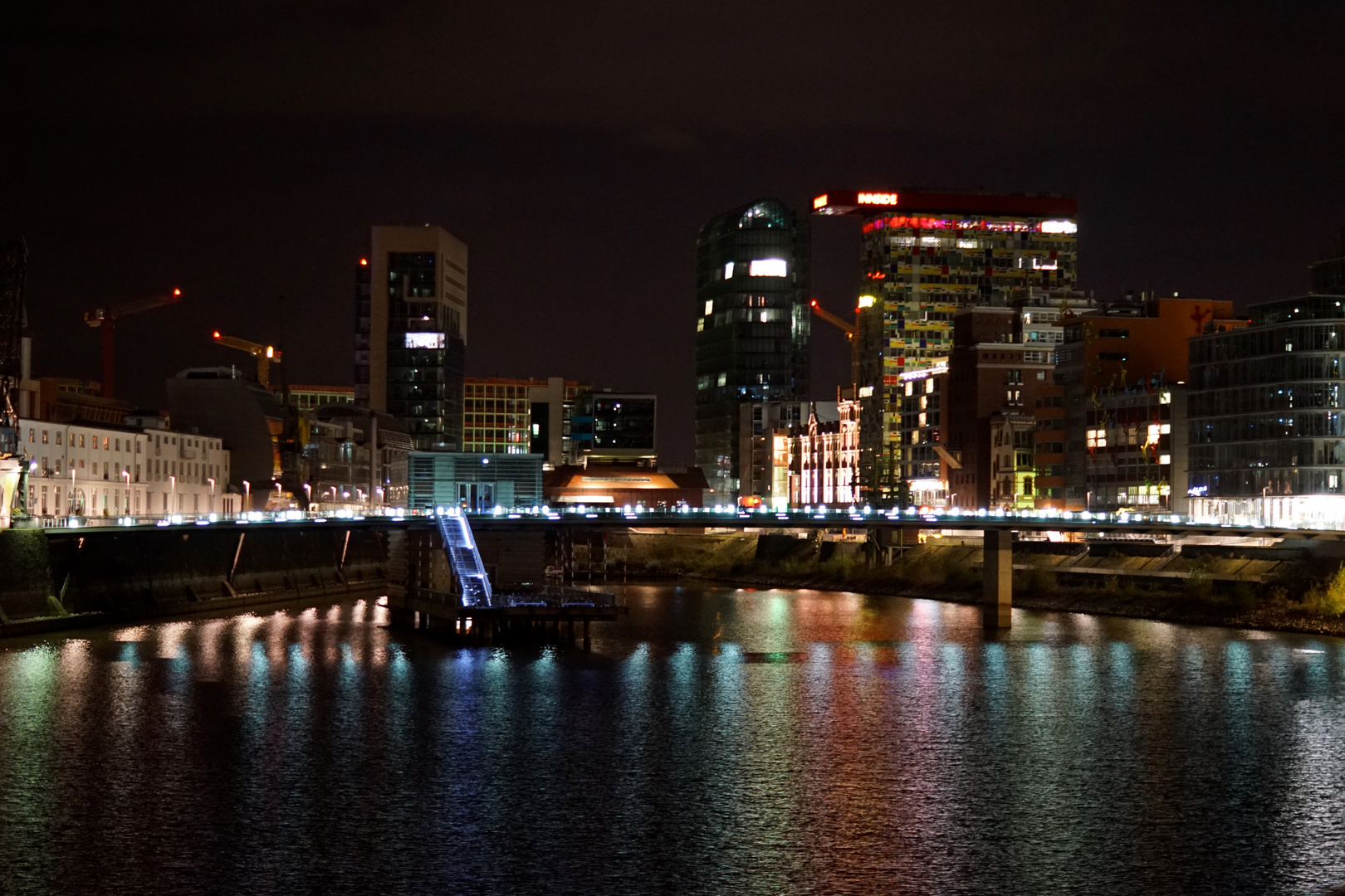 MedienHafen bei Nacht