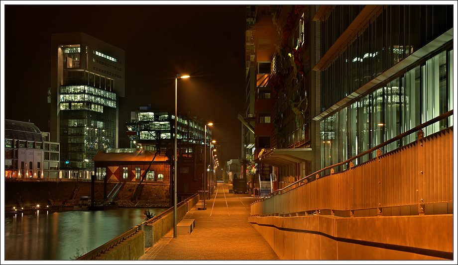 Medienhafen bei Nacht