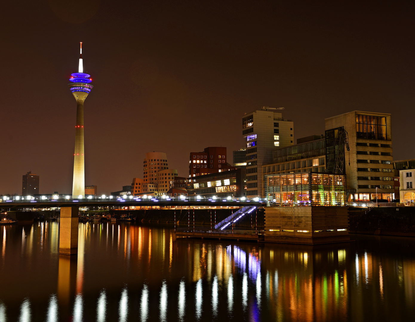 Medienhafen bei Nacht