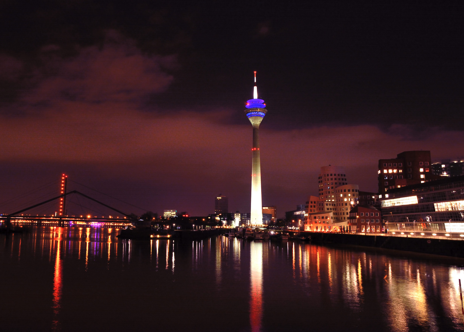 Medienhafen bei Nacht