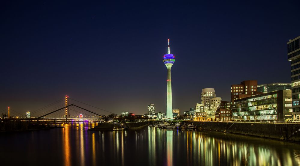 Medienhafen bei Nacht