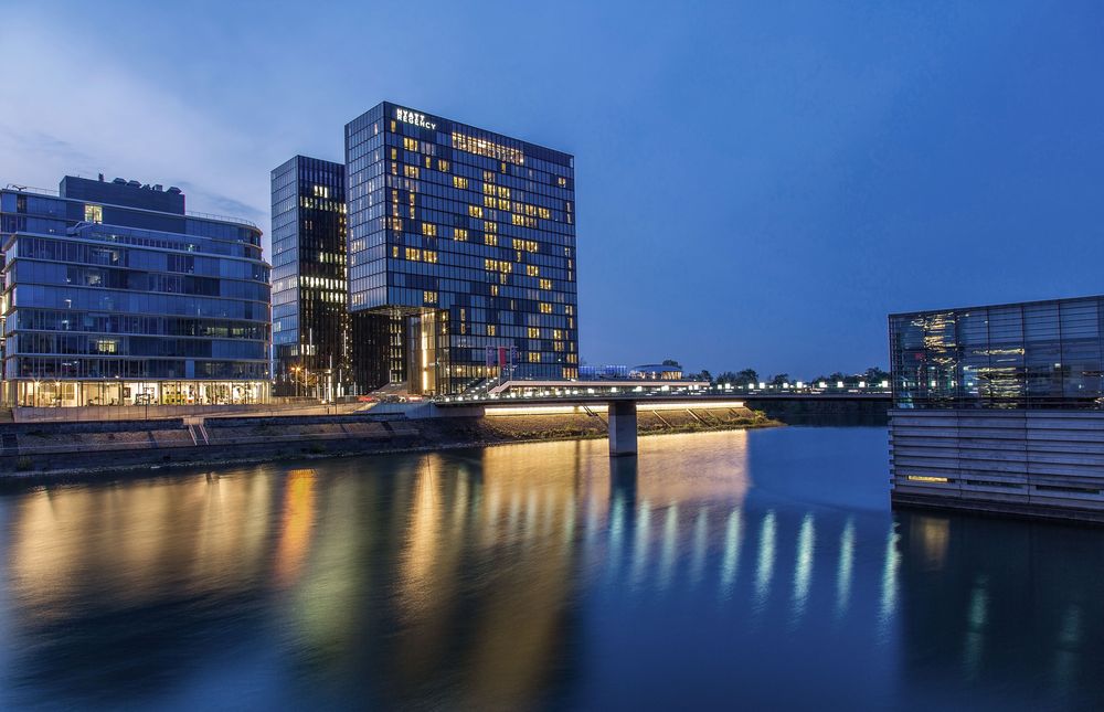 Medienhafen Bei Nacht in Düsseldorf