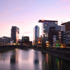 Medienhafen bei Sonnenuntergang.