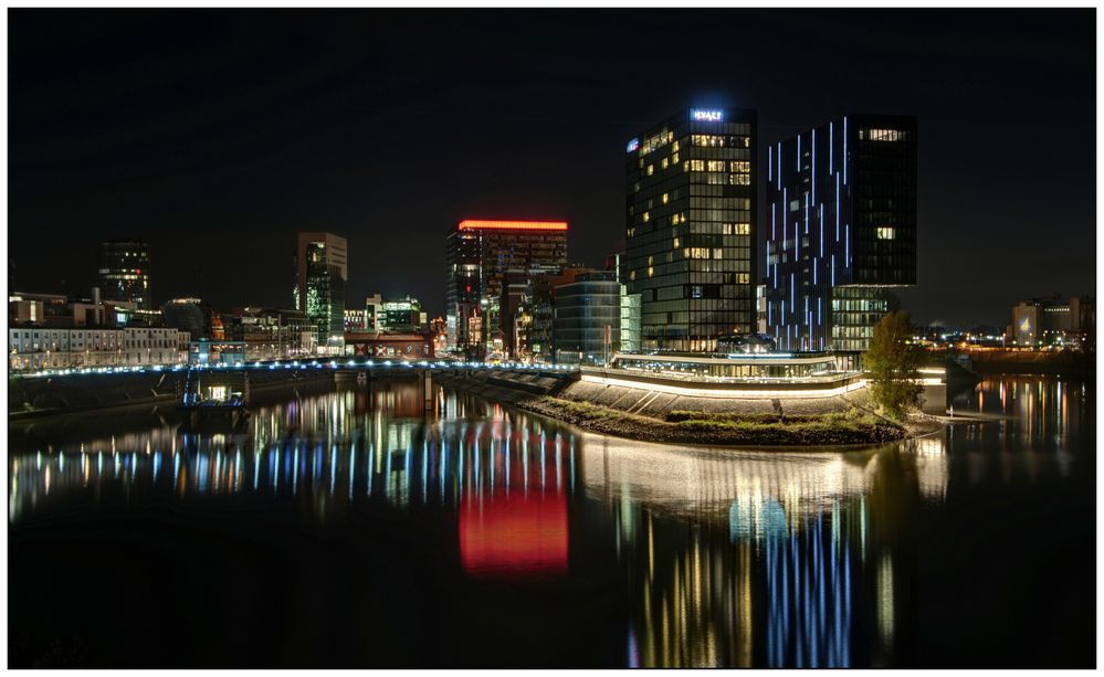 Medienhafen by night