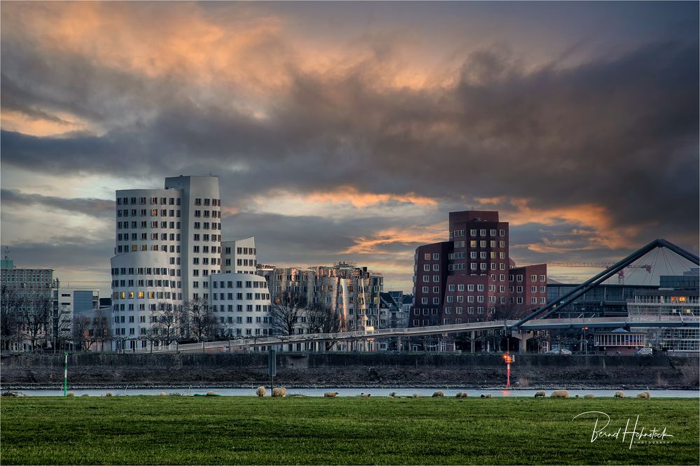 Medienhafen der Landeshaupstadt Düsseldorf ...