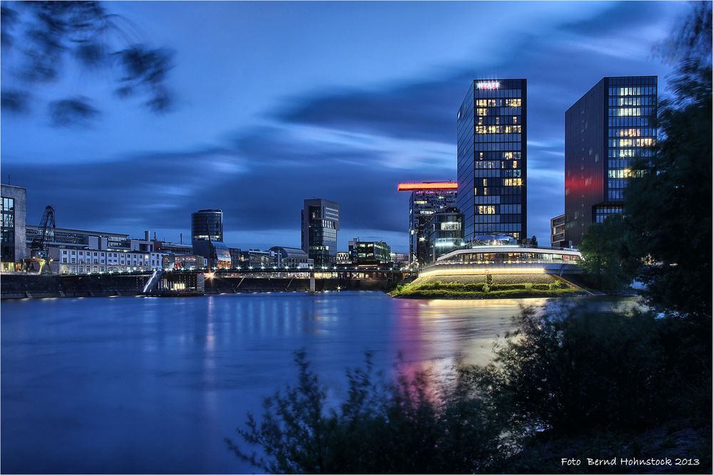 Medienhafen der Landeshauptstadt von NRW ....