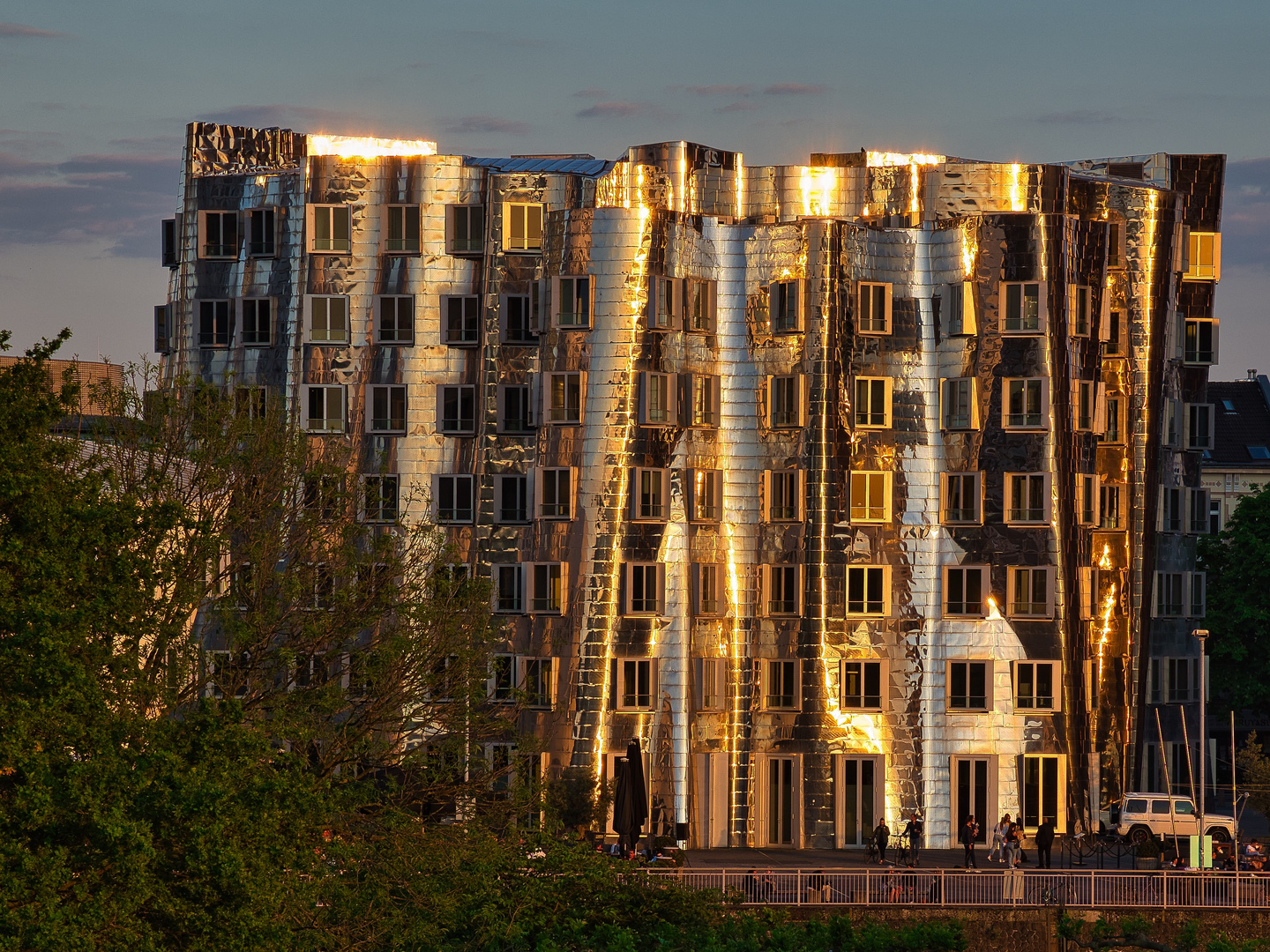 Medienhafen Duesseldorf Abendsonne