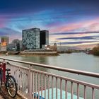 Medienhafen Düsseldorf am Sonntag Nachmittag