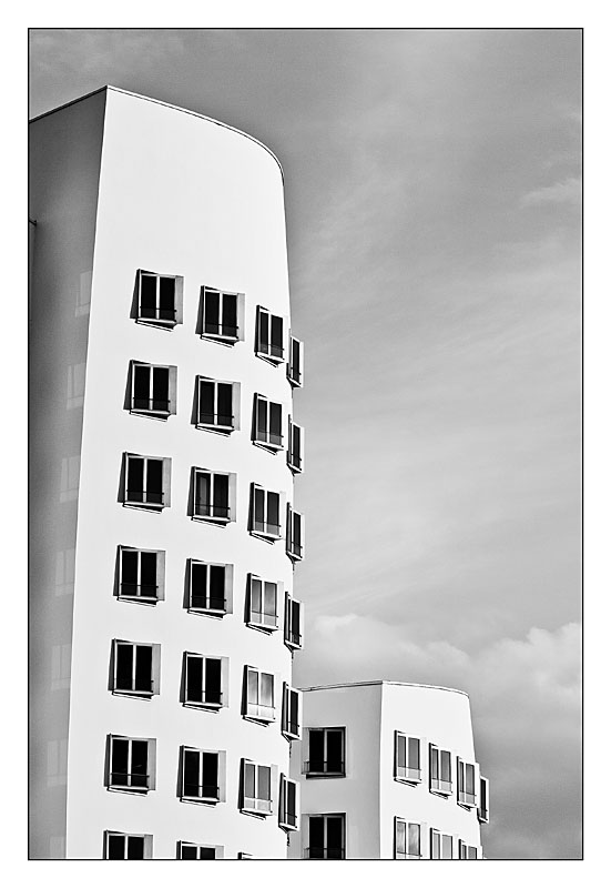 Medienhafen Düsseldorf - Architekturfotografie - Schwarz Weiss