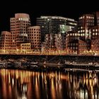 Medienhafen Düsseldorf bei Nacht