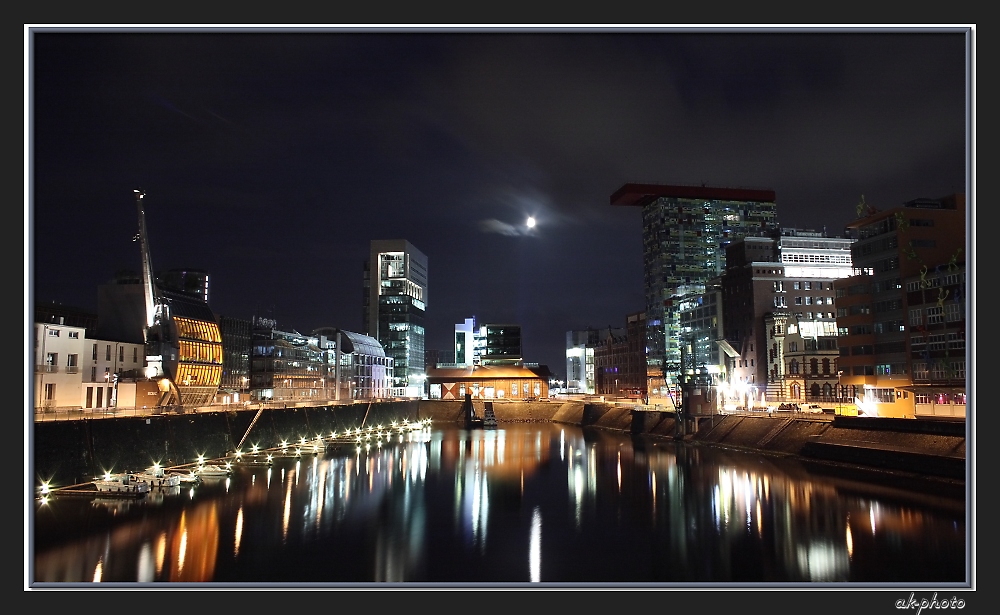Medienhafen Düsseldorf by night - reload -