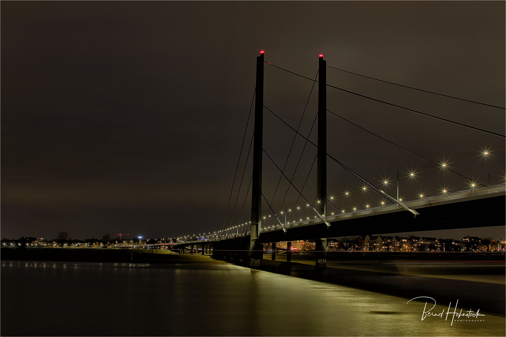 Medienhafen Düsseldorf ... Rheinkniebrücke