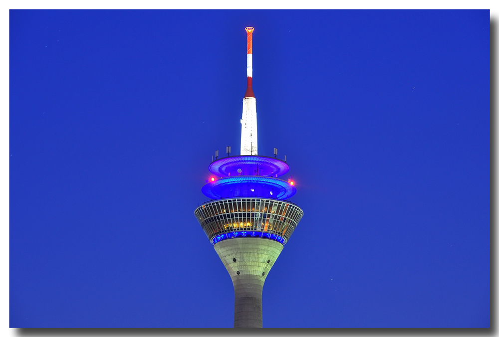 Medienhafen Düsseldorf / Rheinturm