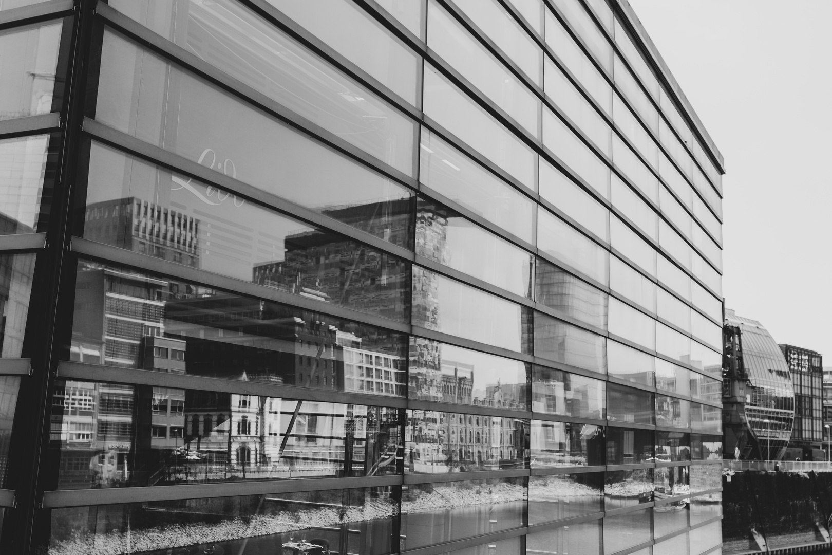 Medienhafen Düsseldorf Spiegelung