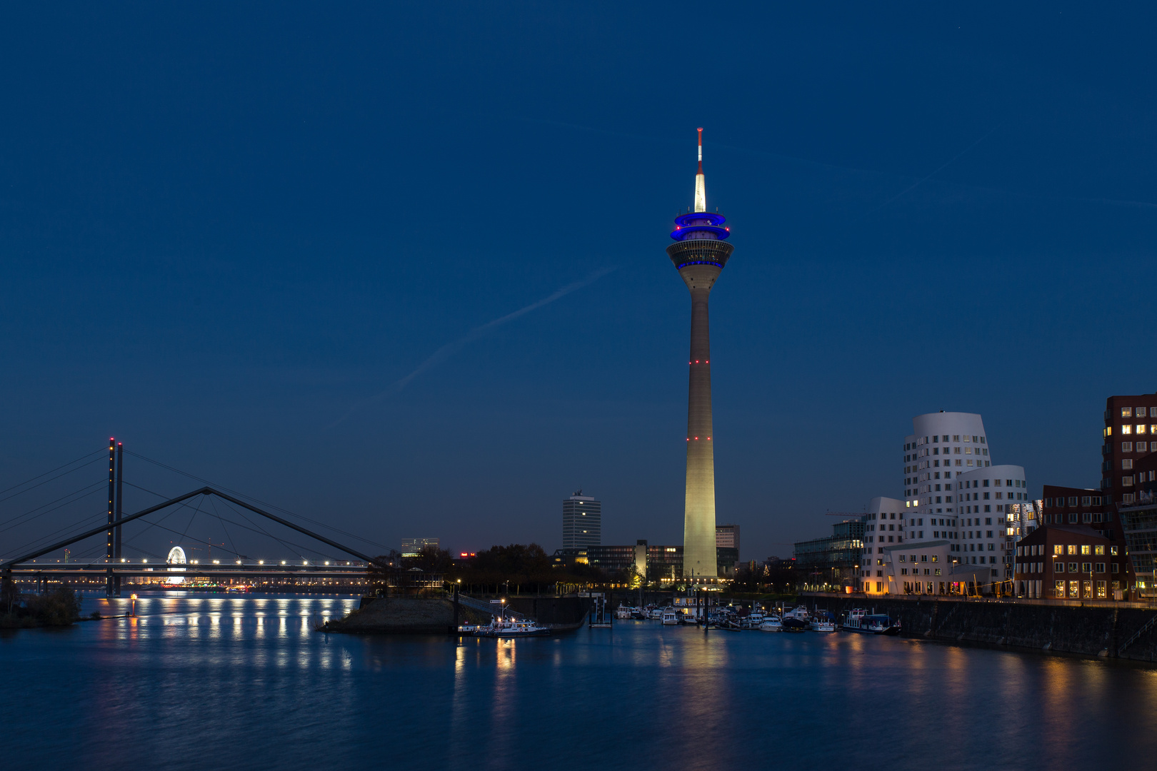 Medienhafen-Rheinturm