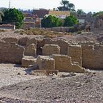 Medinet Habu Nord-West Seite – Tempelreste der Pharaonen Eje und Haremhab