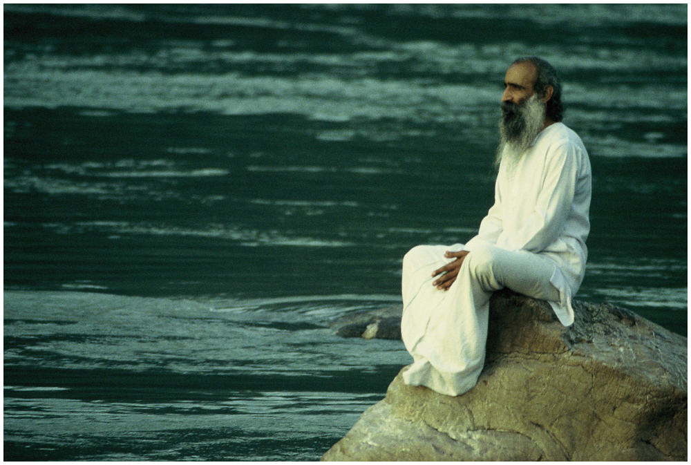 Meditation am Ganges, Rishikesh, Nordindien