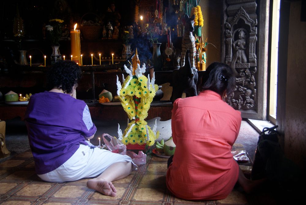 meditation, laos 2010