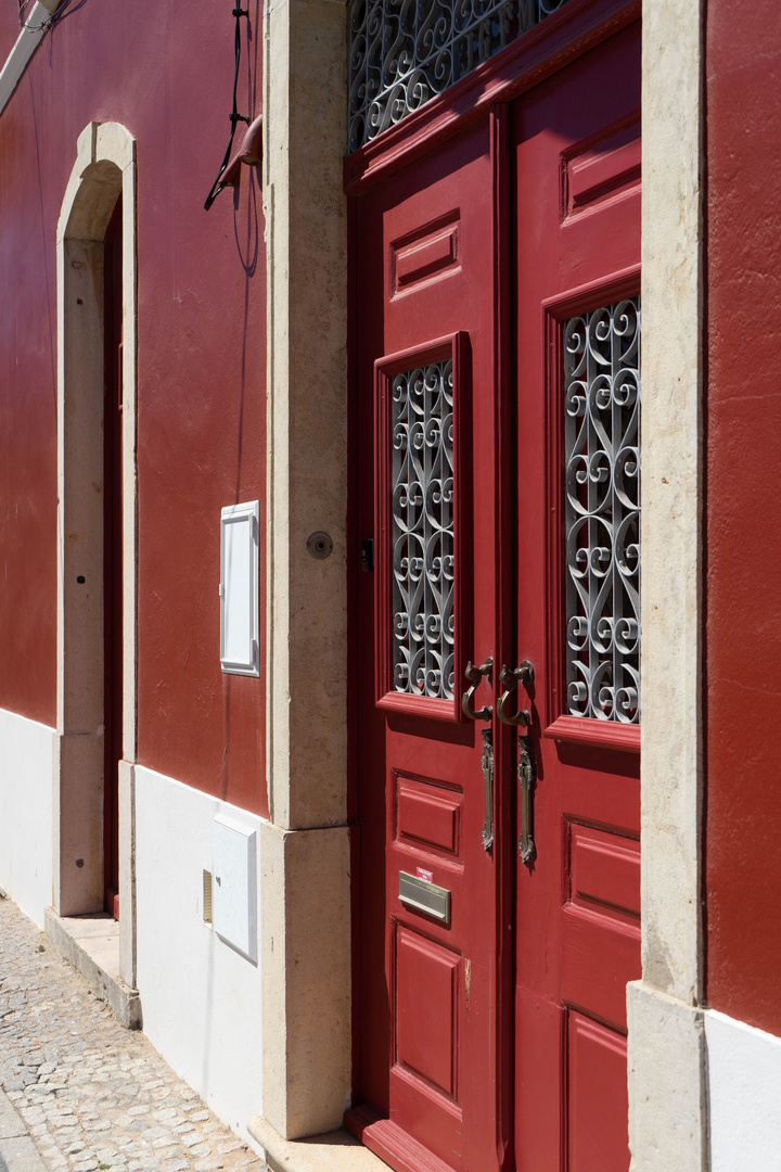 Mediteran Red Door