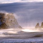 Meer bei Reynisdrangar kurz nach Sonnenaufgang