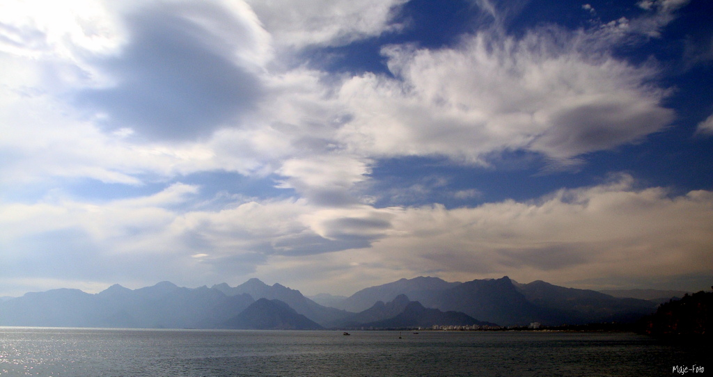 Meer, Himmel und Berge