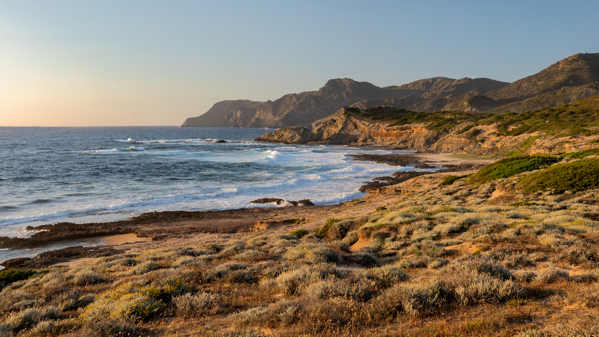 Meer trifft Berge