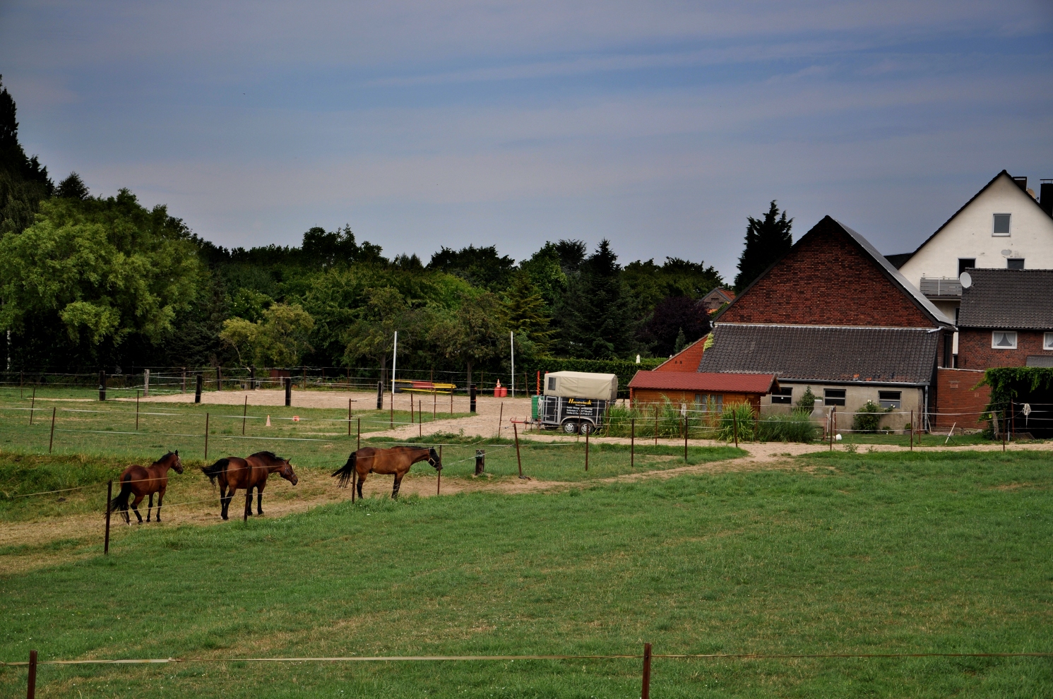 Meerbusch - Bauernhof mit Pferdekoppel