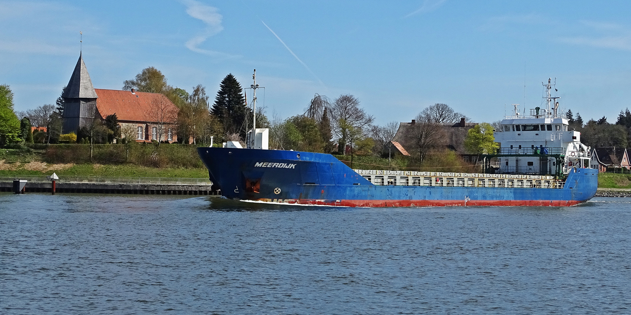 MEERDIJK vor der Kirche