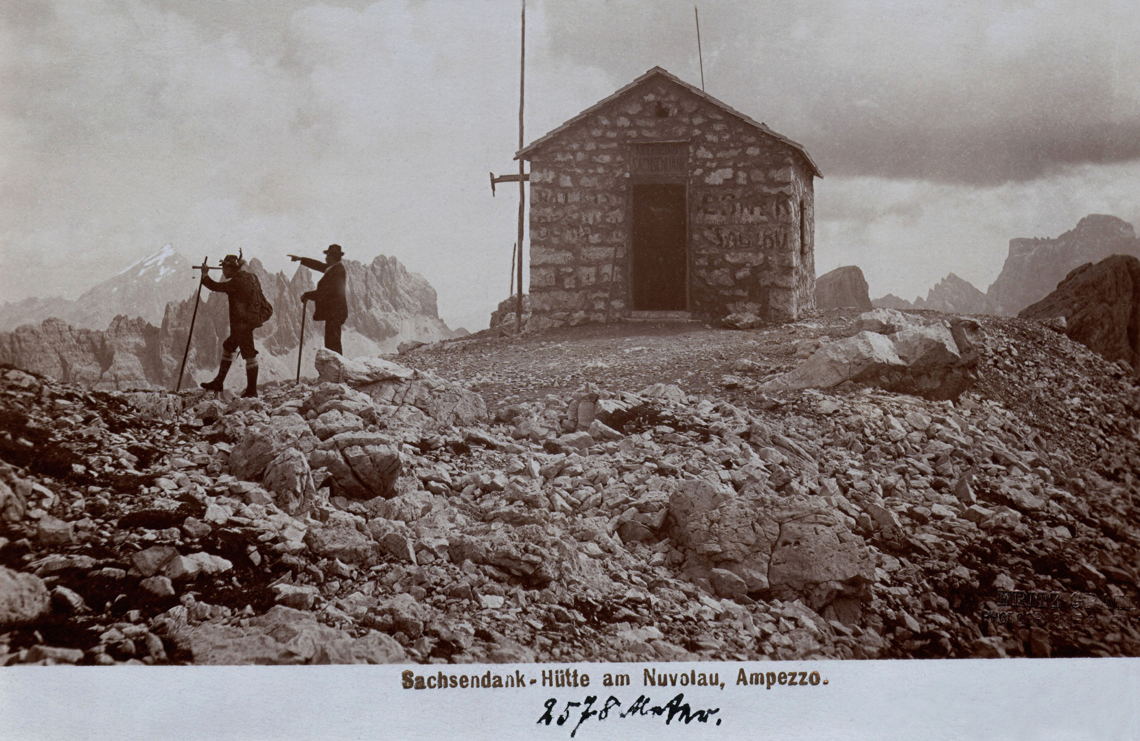 Meerheimbs Sachsendankhütte auf dem Nuvolau