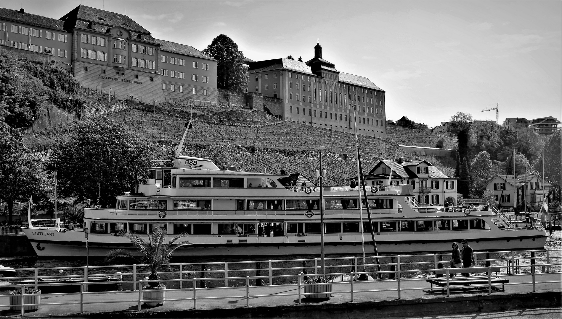 Meersburg - Die "Stuttgart"  vor dem Neuen Schloss