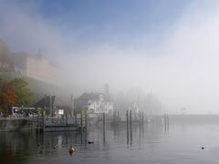 Meersburg im Nebel