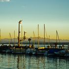 Meersburger Hafen und die Alpen