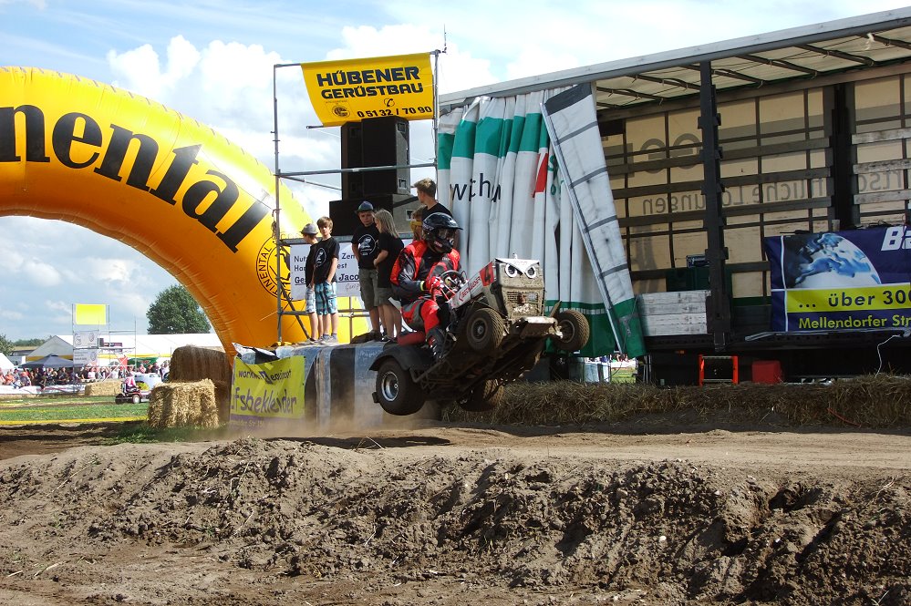 Megagaudi Rasenmähertreckerrennen Thönse 2012