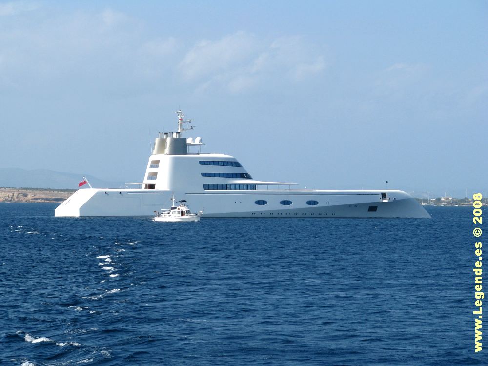 Megayacht "A" (Sigma SF 99) im August 2008 vor Formentera, Les Illetes