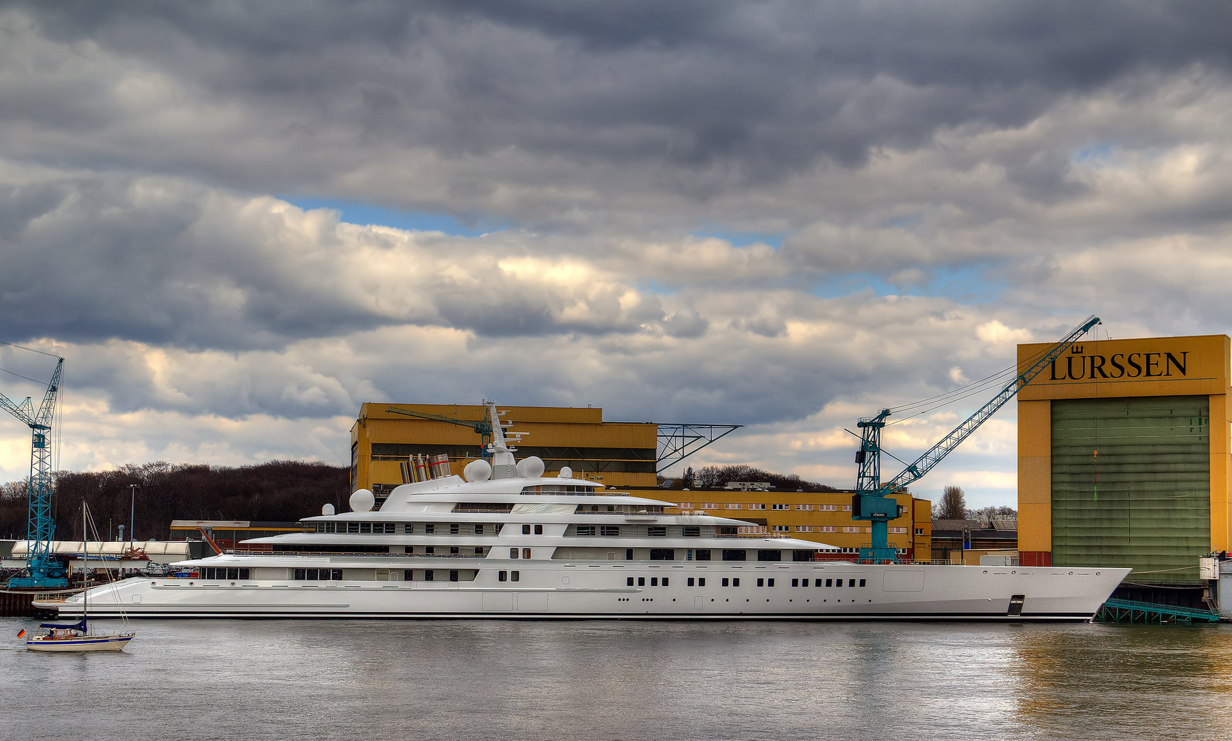 Megayacht "AZZAM"